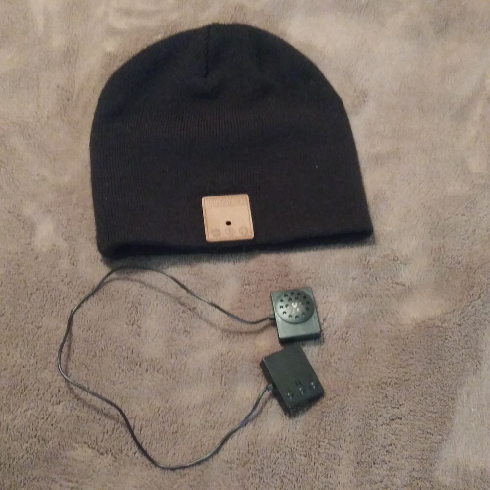 Fulllight Tech Bluetooth Beanie